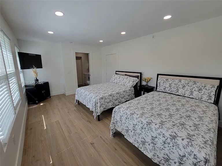 735 Tradewind Dr — Photo 12