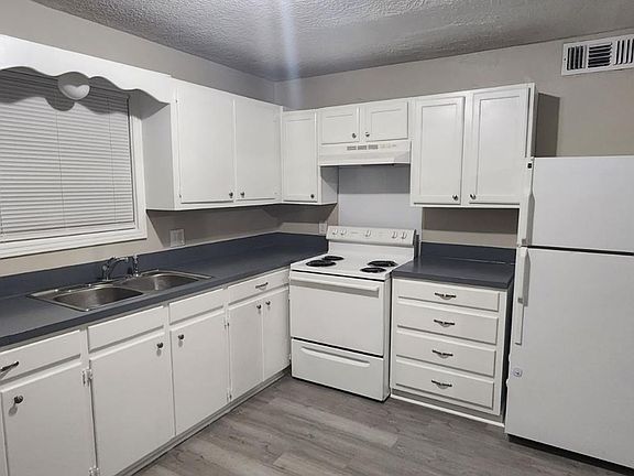 4th image of 2304 Fasske St #3