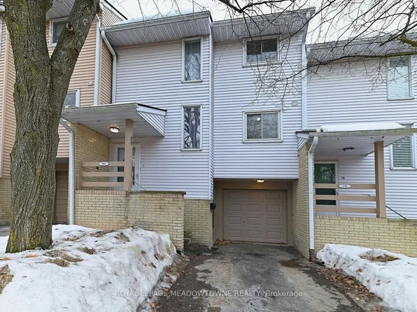 80 Lynden Cir #74, Halton Hills, ON L7G 4Y8