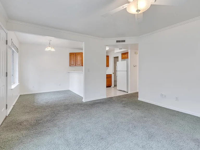 419 N 500 E #103 — Photo 6