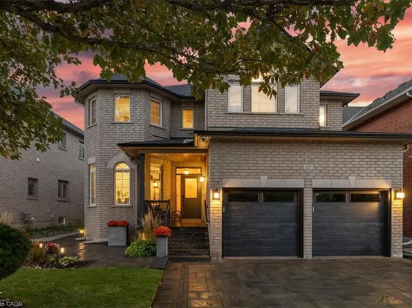 2237 Adirondak Trl, Oakville, ON L6M 4W4