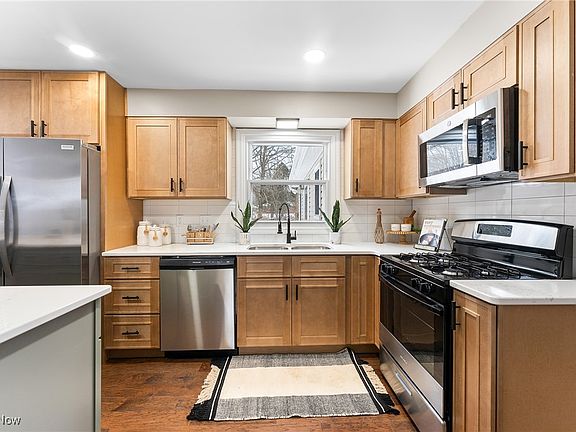 4th image of 7115 Harrington Ave