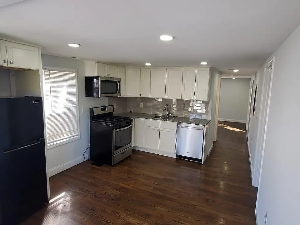 8 Bloomingdale Ct #2