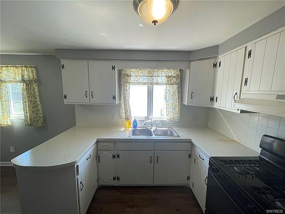 5th image of 341 Sundridge Dr