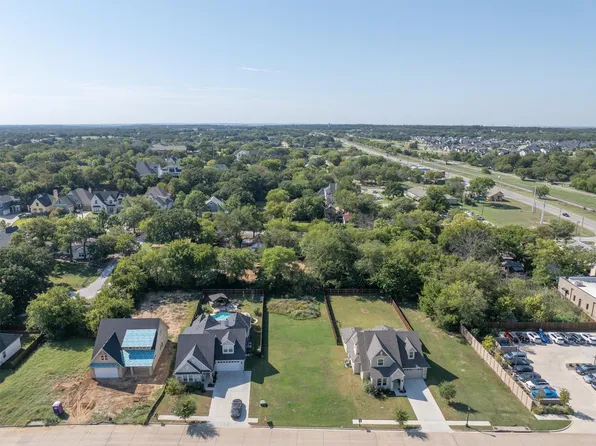 208 Village Way, Justin, TX 76226