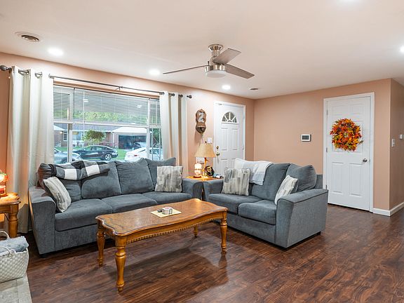 4th image of 2814 Rugby Rd