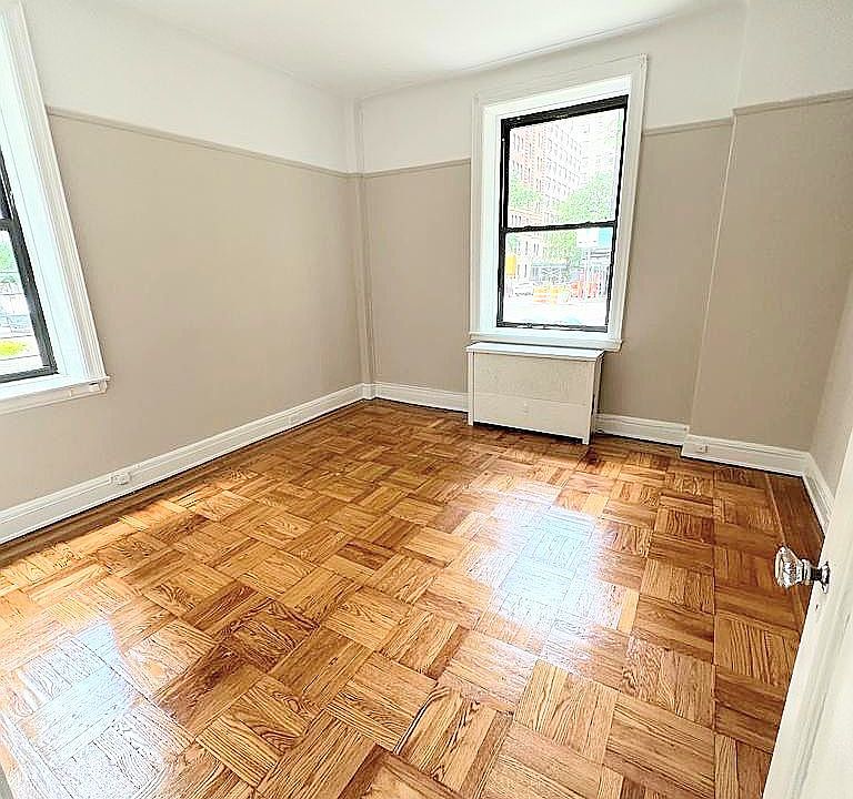 2nd image of 884 W End Ave #54E