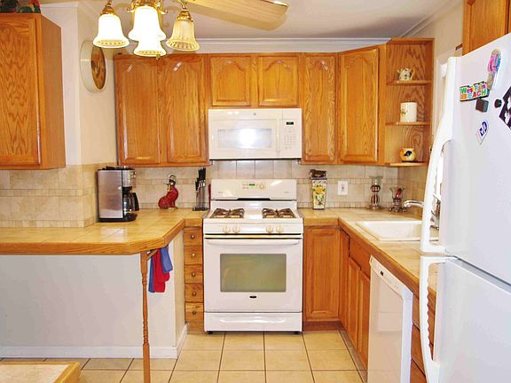 5th image of 112 Conforti Ave