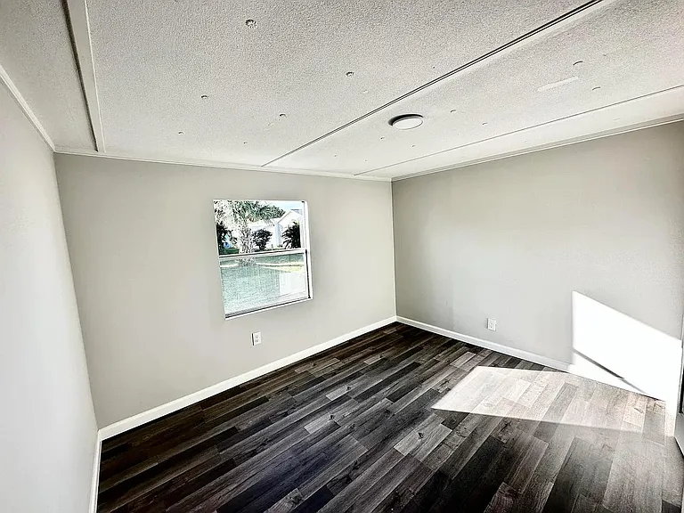914 Pecan Cir — Photo 11