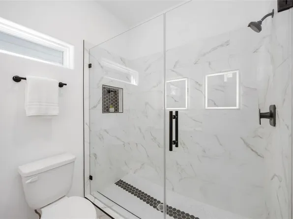 5809 Senior St, Houston, TX 77016