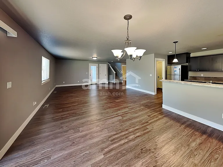 480 Tulip Ave — Photo 7