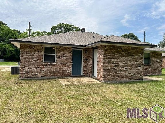 4th image of 1302 Plaza Dr