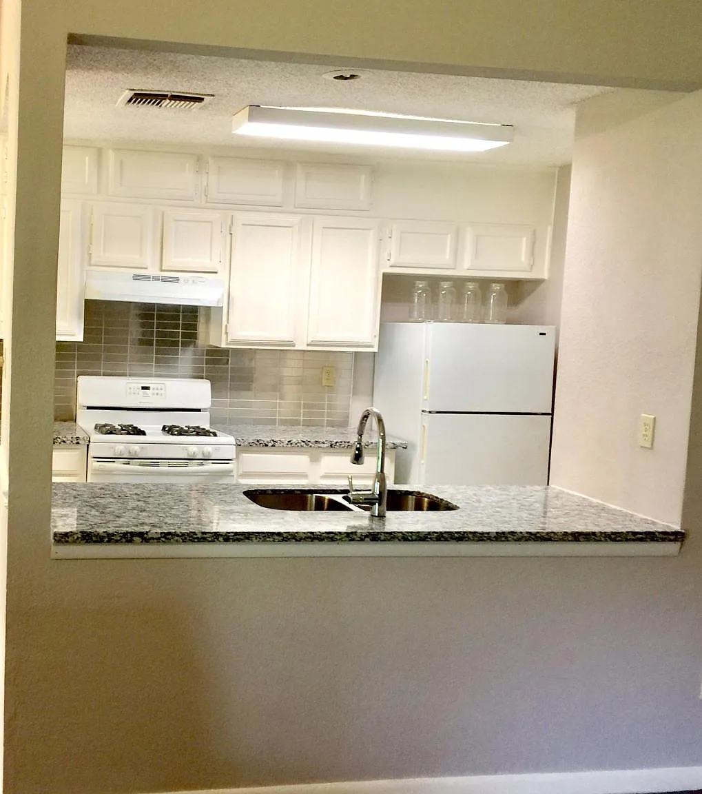 2 bed, 1178 sqft, $1,925 — Photo 2