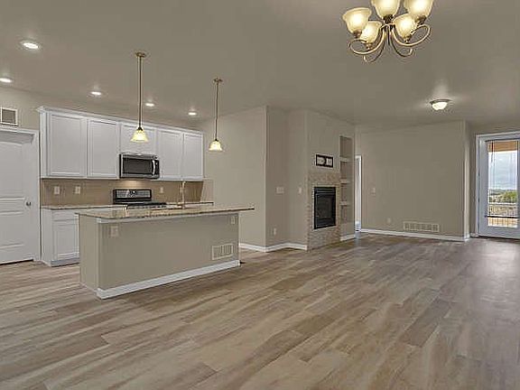 Open concept kitchen, family