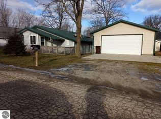 2146 Oak St, Standish, MI 48658