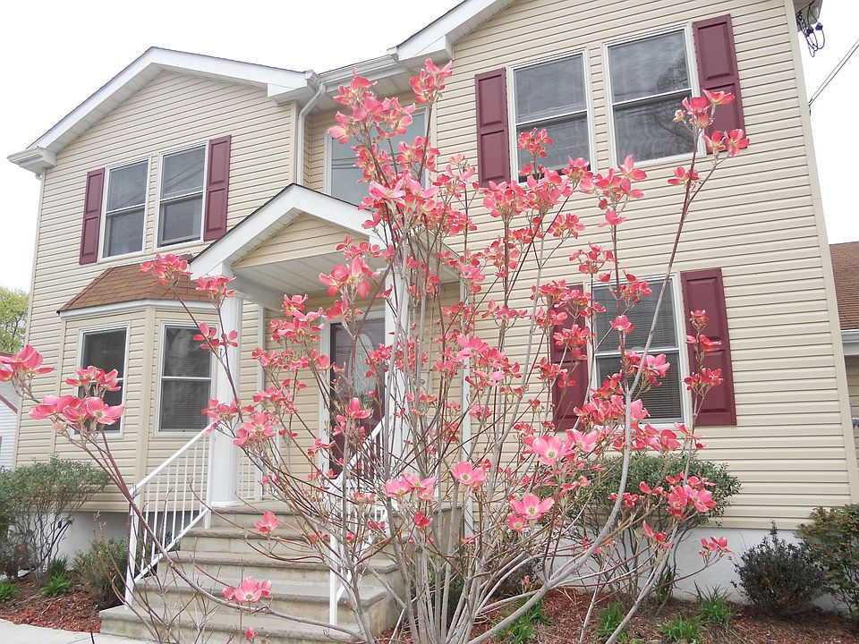 2nd image of 21-12 Dalton Pl #1X