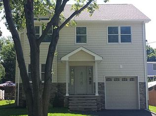 30 Third Ave, Roseland, NJ 07068