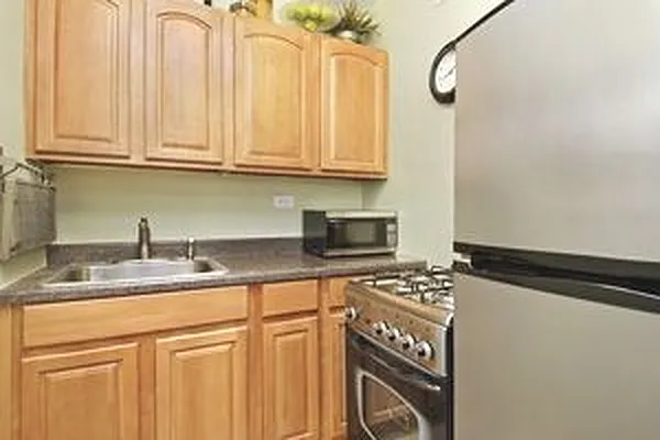 Rented by Douglas Elliman | media 18