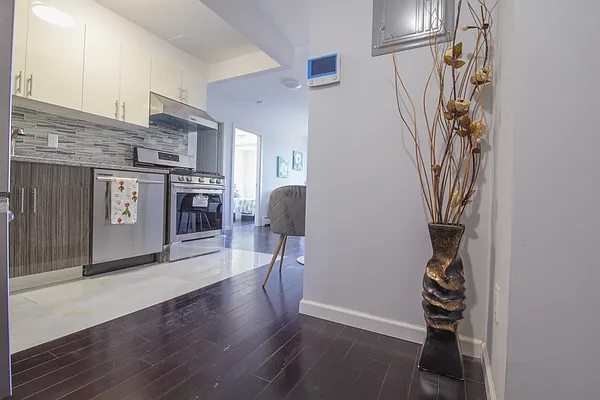 Sold by E Realty International Corp | media 8