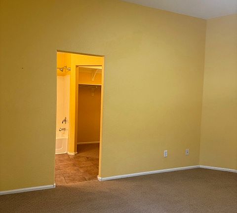 3rd image of 42815 W Sunland Ct