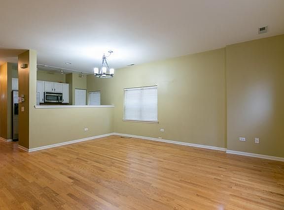 2nd image of 811 S Kedzie Ave #B