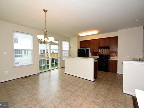 5th image of 44554 River Otter Dr