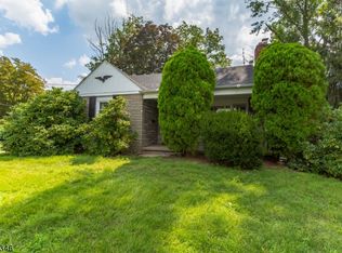 711 Walnut Ave, Laurel Springs, NJ 08021