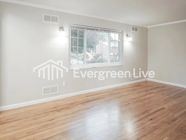 5337 Elmwood Dr — Photo 4