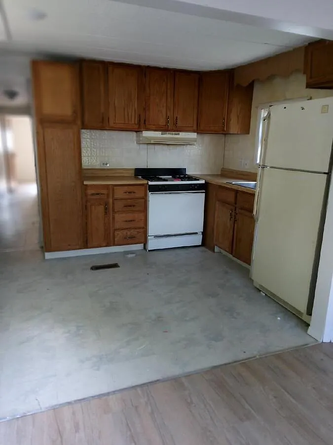 Building Photo - 140 N Pleasant Ave SE #3