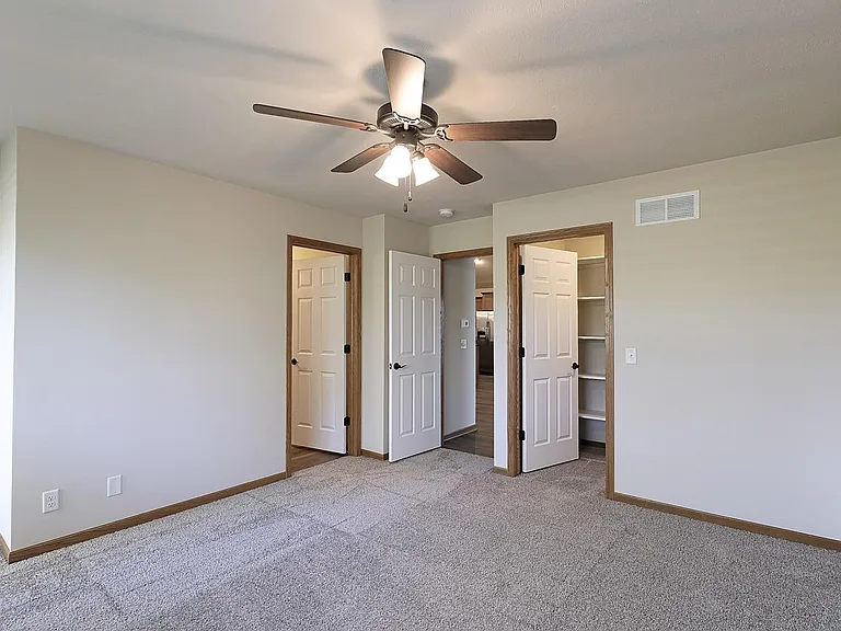 8334 Broken Ridge Dr — Photo 11