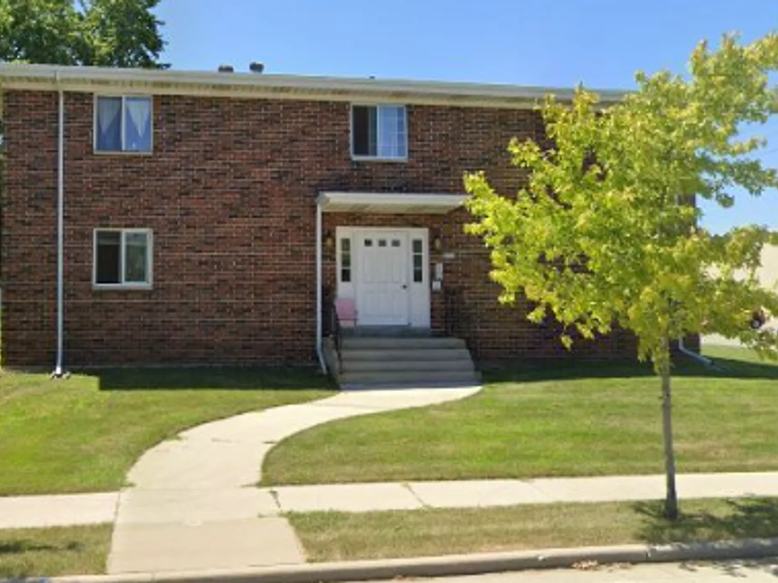 Spacious 1 bedroom plus den. — Photo 1
