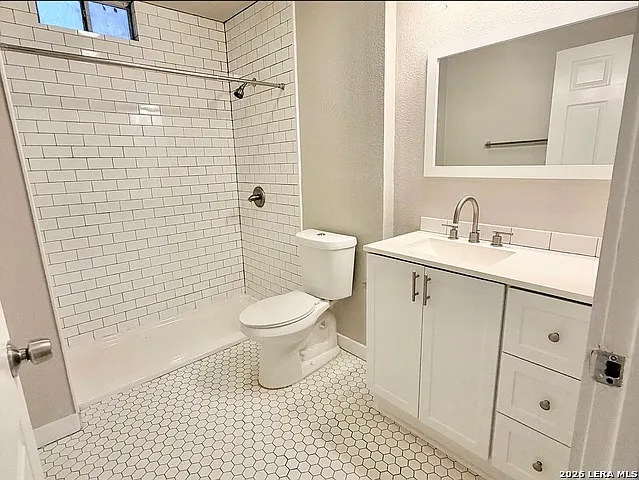 105 Dewitt — Photo 8