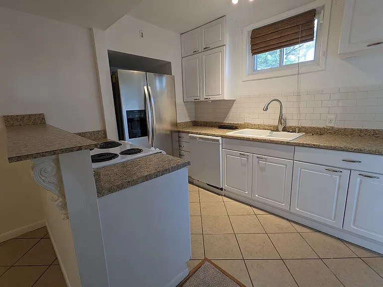 546 E. Jenkins Ave — Photo 6