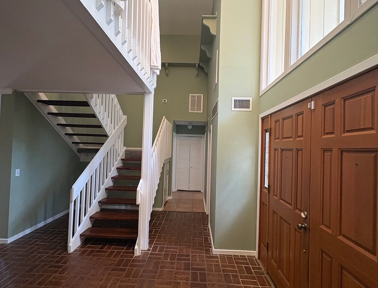 3 bed 3 bath in St. Clair Neighborhood - Pets Welcome! — Photo 3