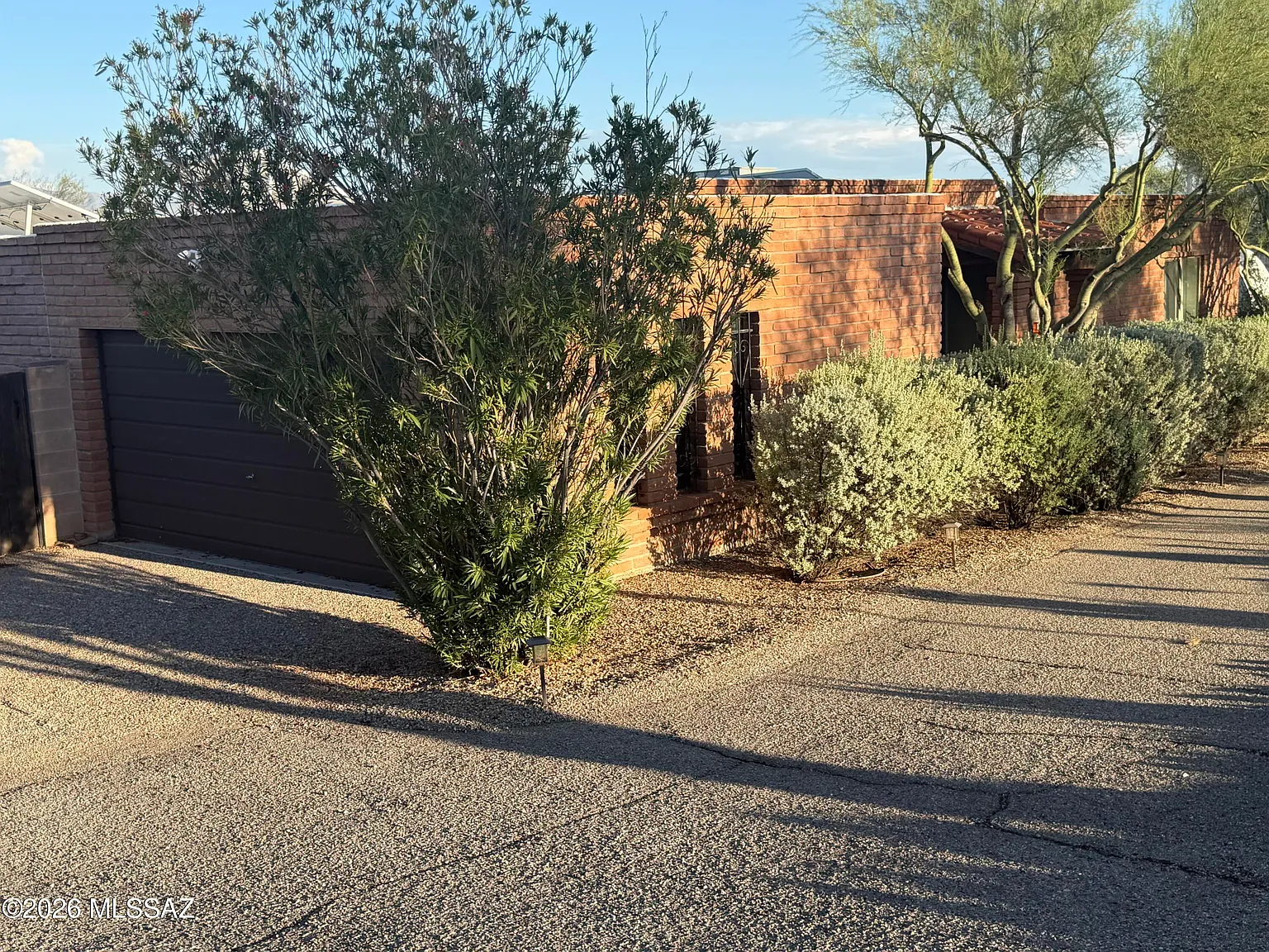 3 bed, 2.0 bath, 1903 sqft, $3,200 — Photo 2