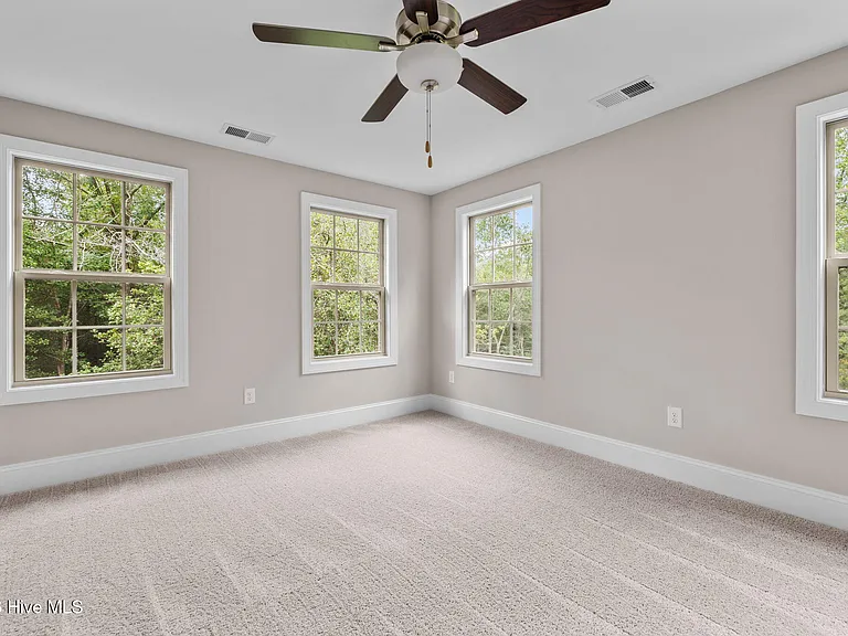 165 Lark Dr — Photo 26