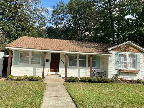 198 E Circuit Dr, Beaumont, TX 77706