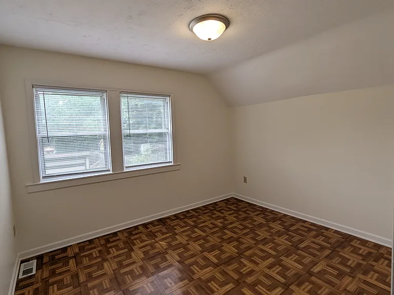 1635 Preston Ave — Photo 12