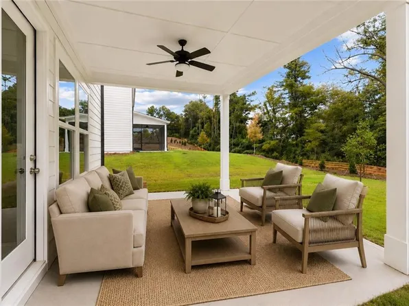 727 Crest Line Trl, Powder Springs, GA 30127