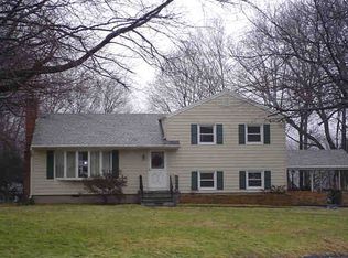 6 Richards Place, trumbull, CT 06611