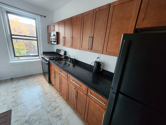 3rd image of 124-17 Hillside Ave #L2
