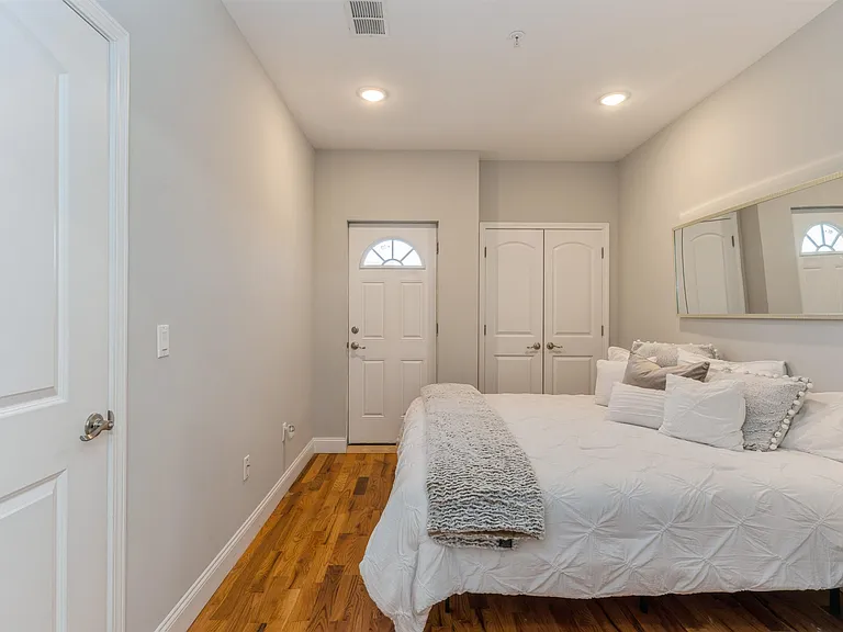 725 Sip St #404 — Photo 9