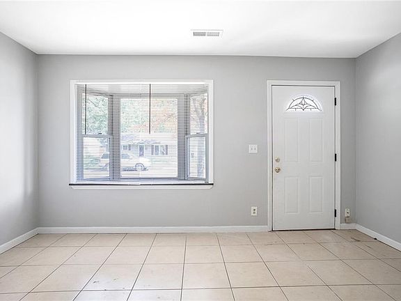 3rd image of 4026 N Arborcrest Dr