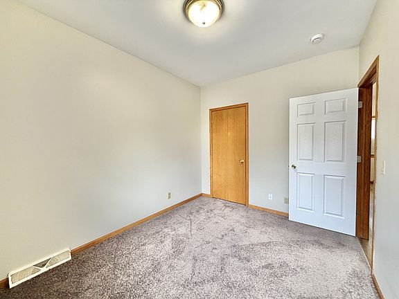 5th image of 15 Elliott St