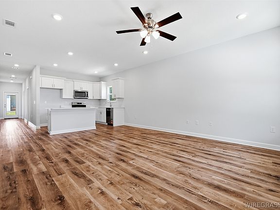 4th image of 204 Brandi Ave
