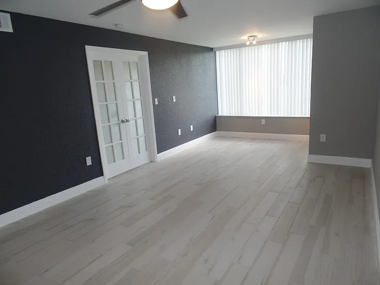 2851 N Oakland Forest Dr #111 — Photo 4