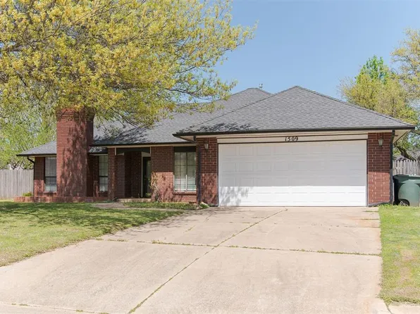 1509 Concord Ct, Edmond, OK 73003