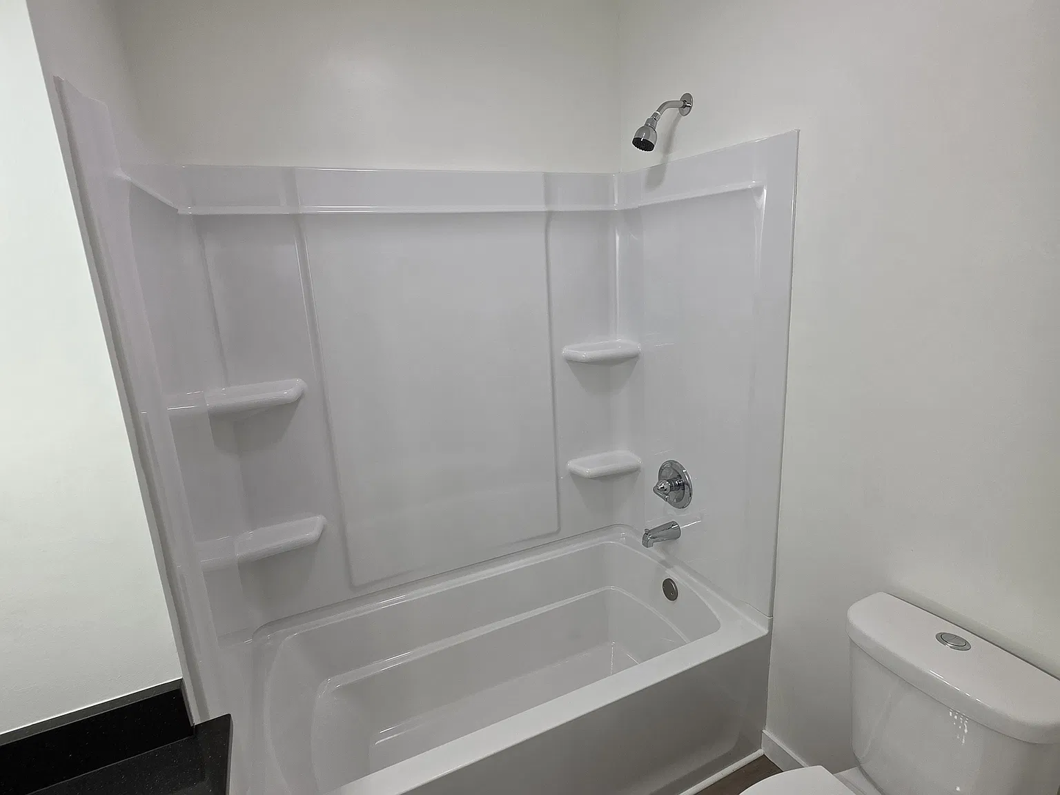 2 bed, 864 sqft, $1,600 — Photo 4