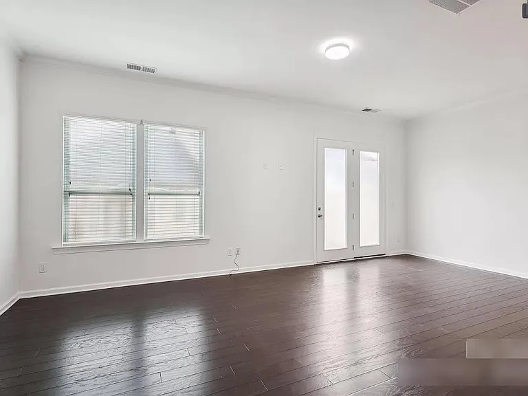 5538 Trieg Dr — Photo 13