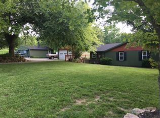 6137 NW Green Hills Rd, Topeka, KS 66618